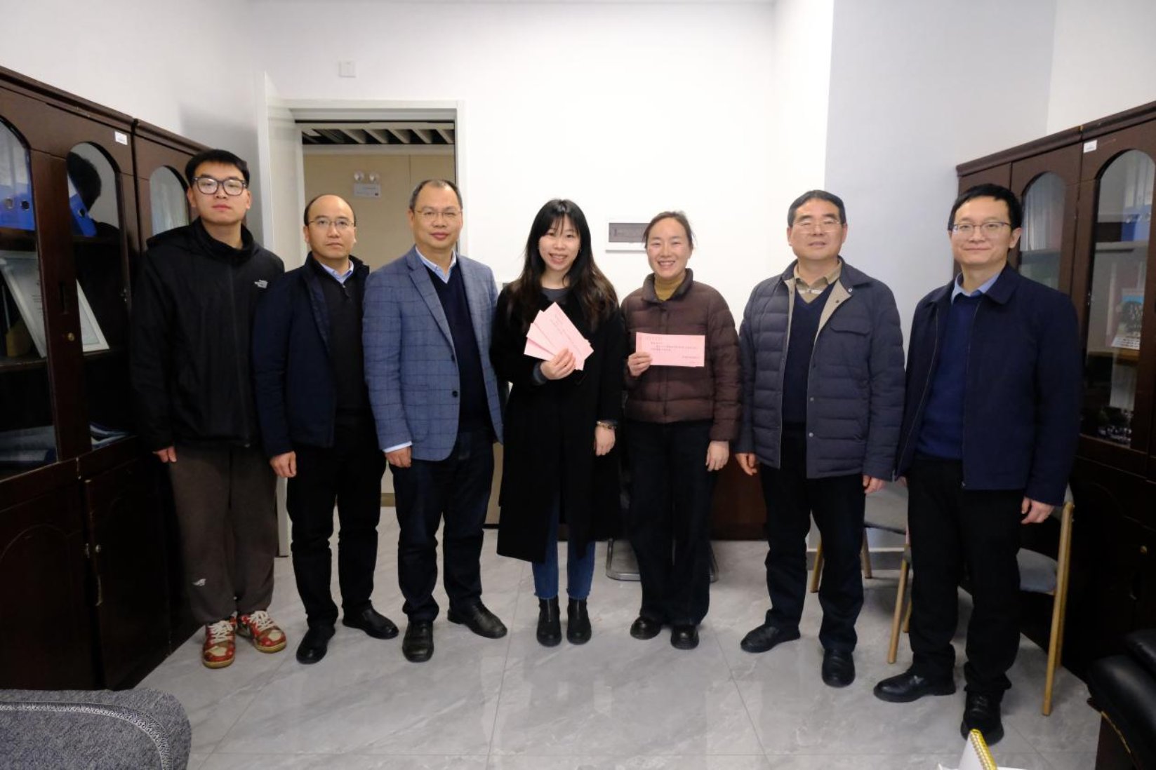 走访慰问基层一线女教职员工