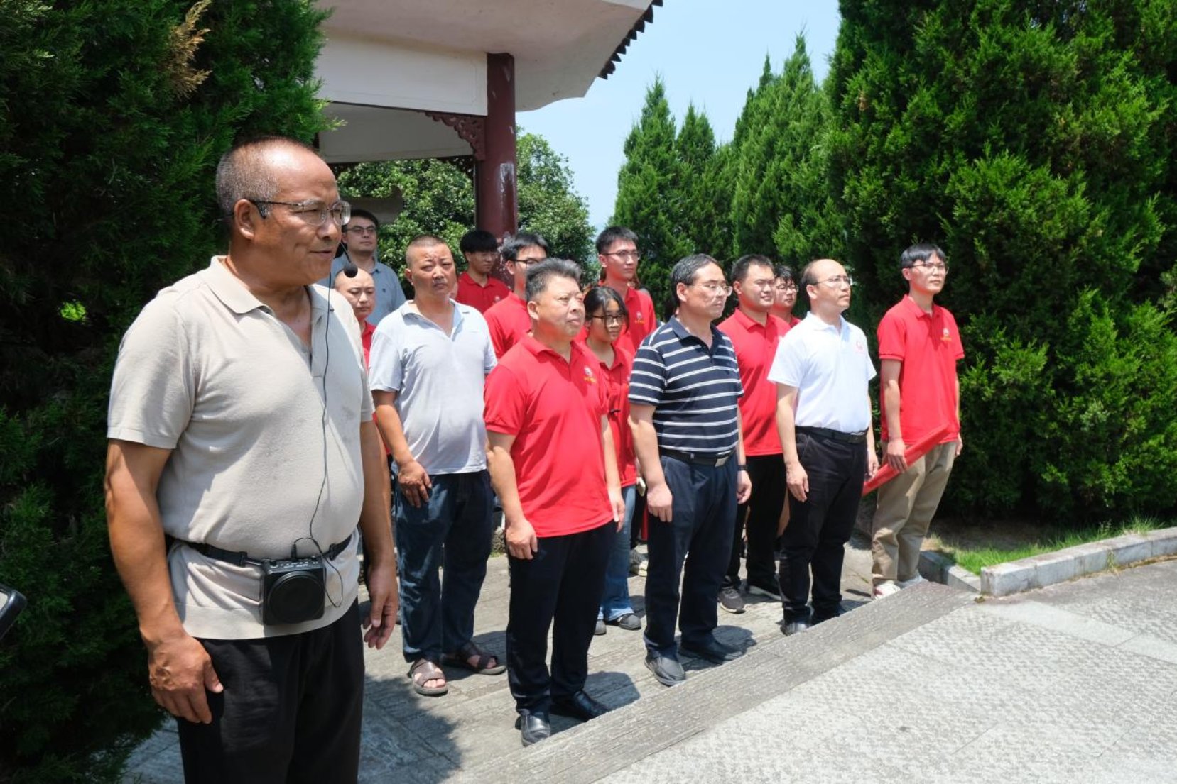 表达对这位中国共产党早期妇女运动领袖