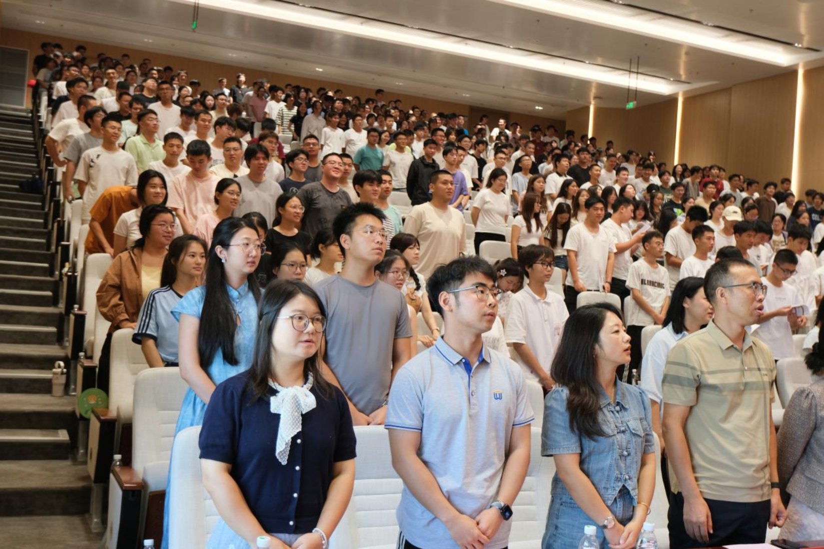 全体2025级本科生（含楚怡动科班）