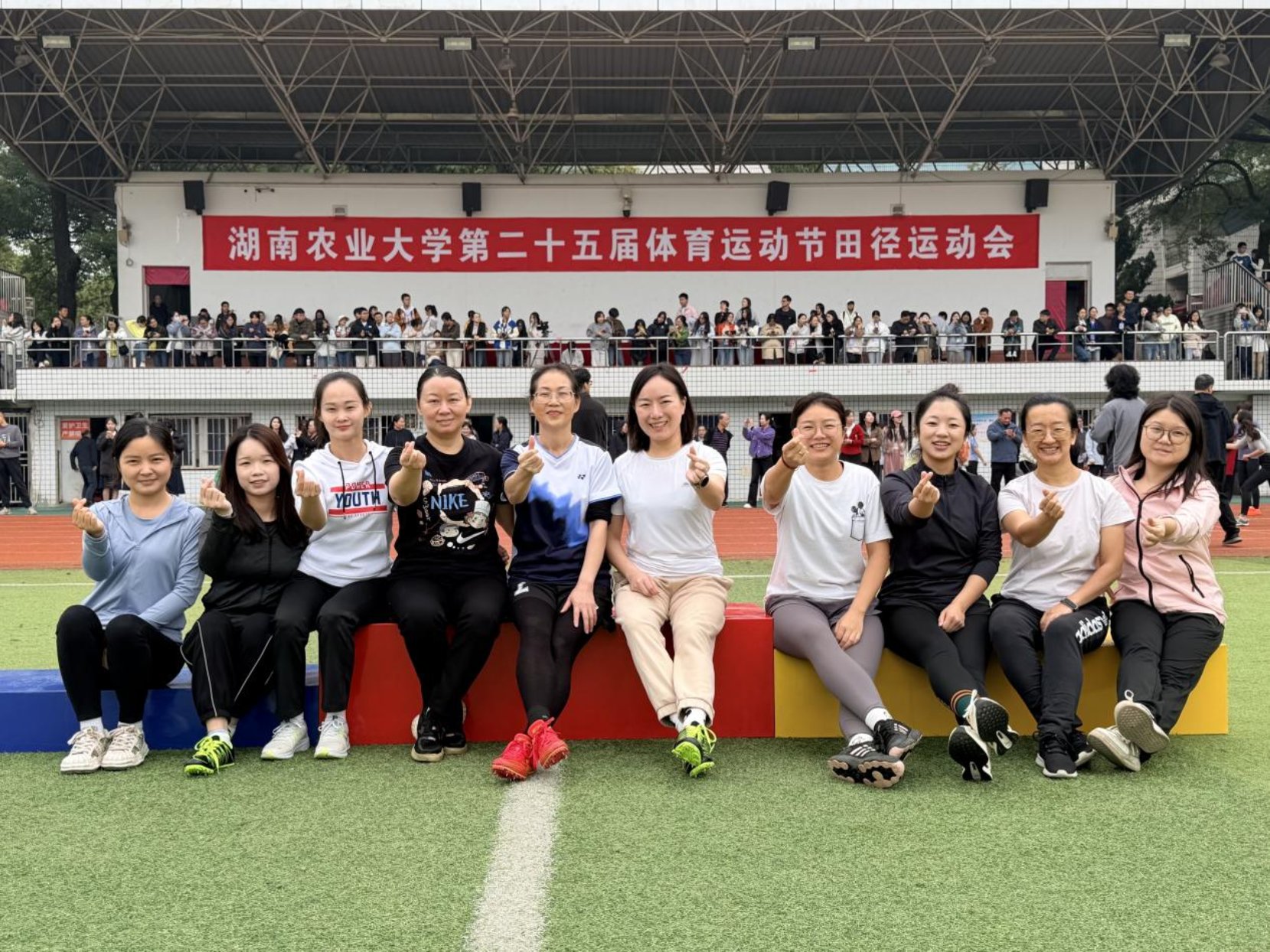 每一步跨越都向着终点奋力冲刺