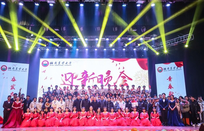 朗诵《你看啊,这是新时代的研究生》