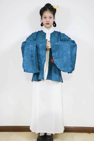 W020220411033744460713.png 利用有限的材料插出无限的春意