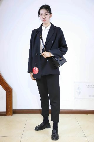 W020220411059304207405.png 细叶尤加利和棉花打造冬日高山滑雪景象