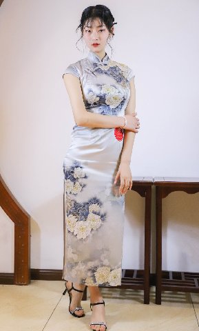 W020220411065207820334.png 三只冬奥吉祥物冰墩墩跃然台上