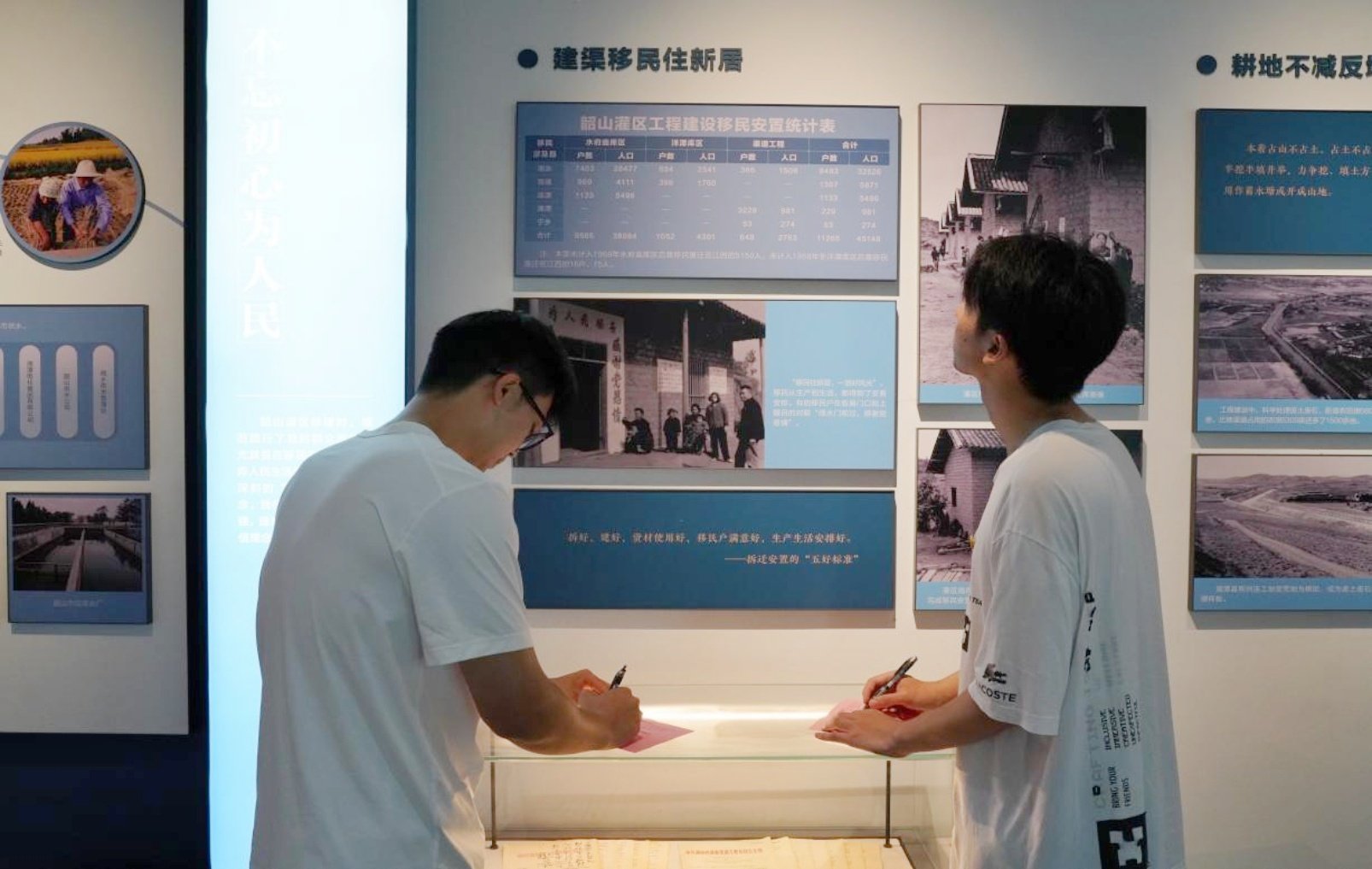 把毕业生党员职业生涯廉洁启蒙课堂搬到