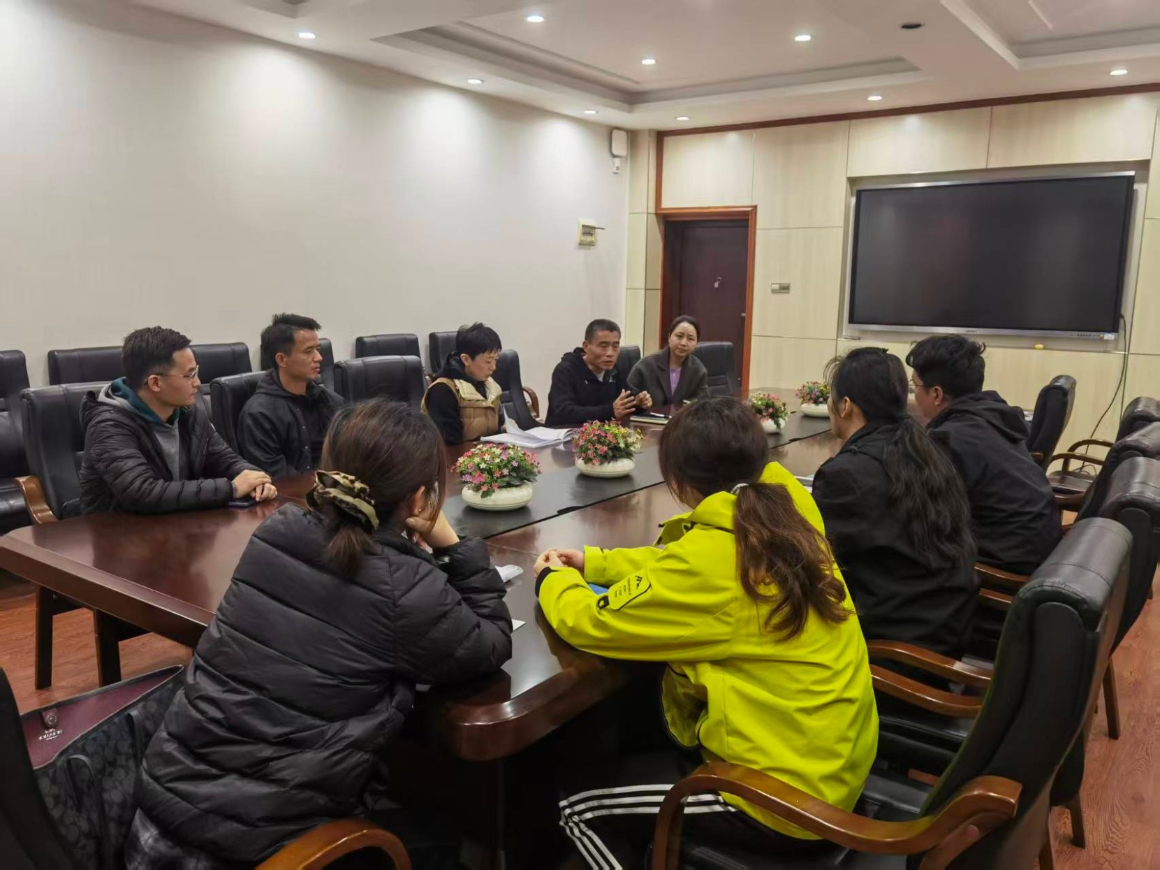 19日分别组织召开理论课教师专项会议