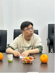 围绕“培养什么人