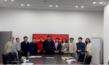 怎样培养人”这一核心命题展开深入研讨