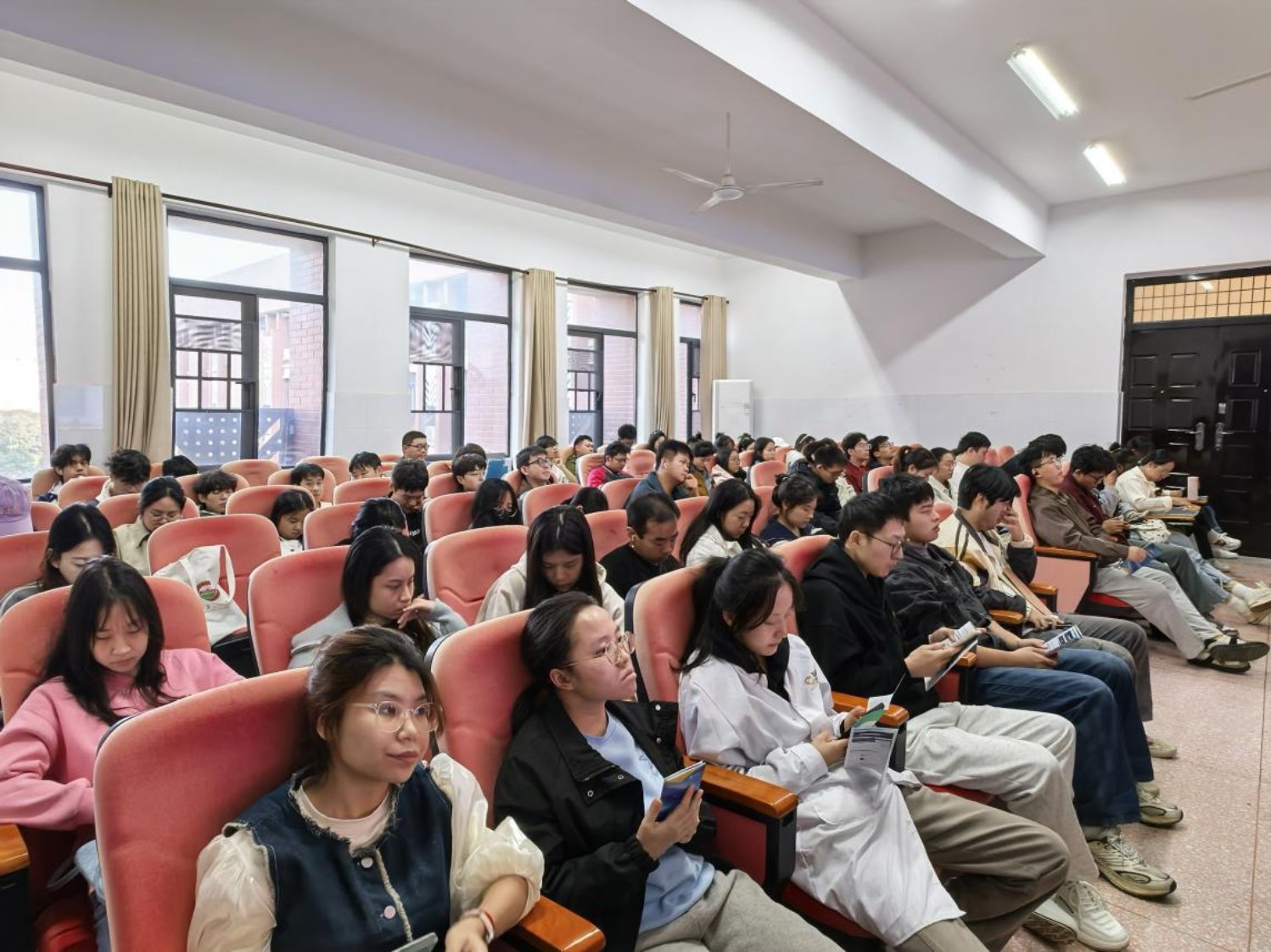 牢固树立学术诚信意识